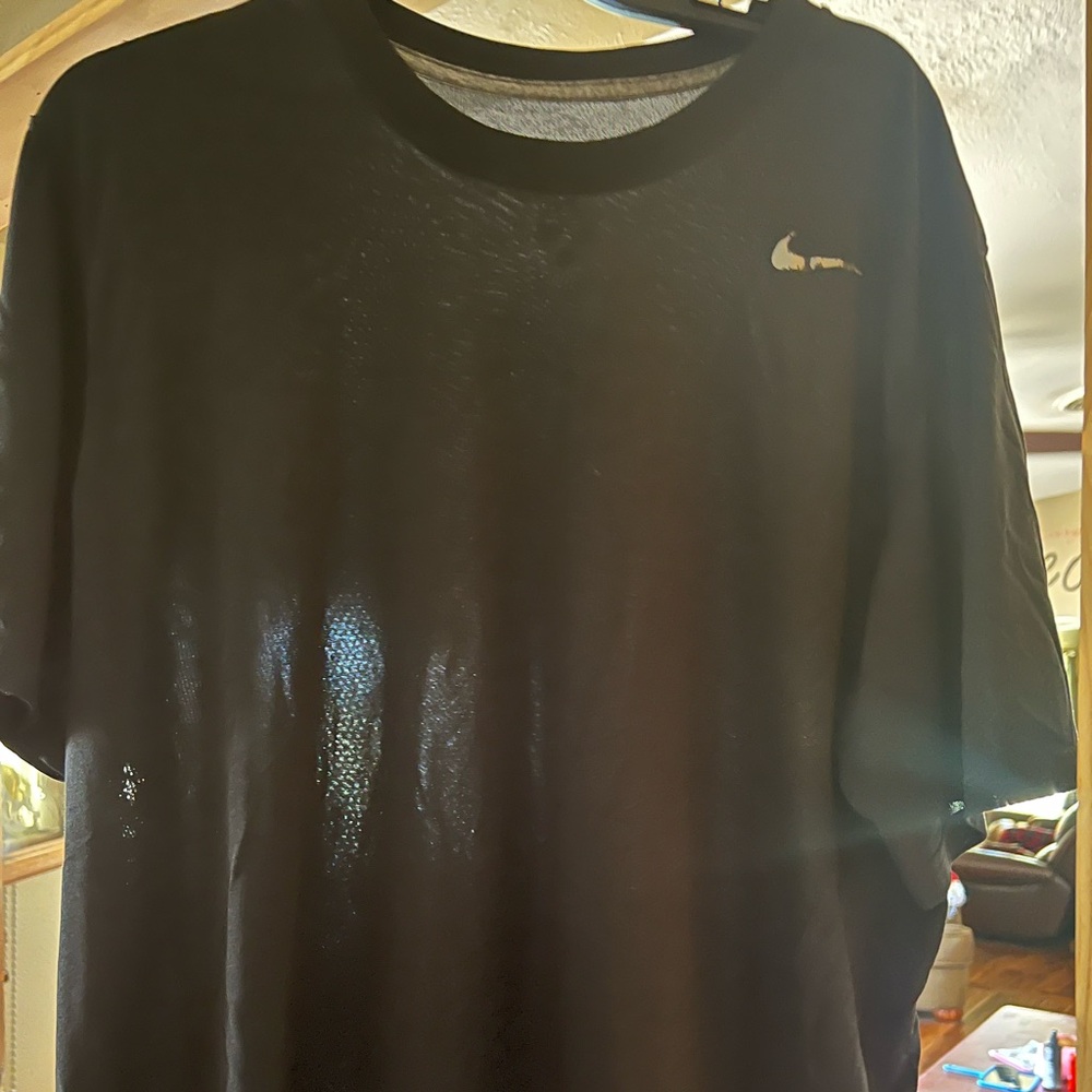 Nike dry fit black men’s tee shirt. XL